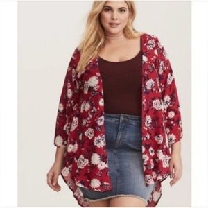 Torrid Red Pink Floral Print Crepe Shirttail Kimono